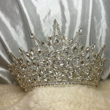 Load image into Gallery viewer, Royal Wedding Silver Tiara
